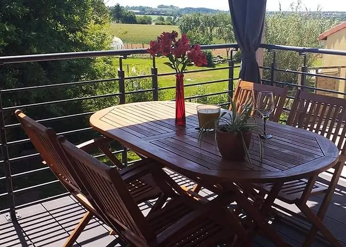 منزل ريفي De La Daudiere La Grange